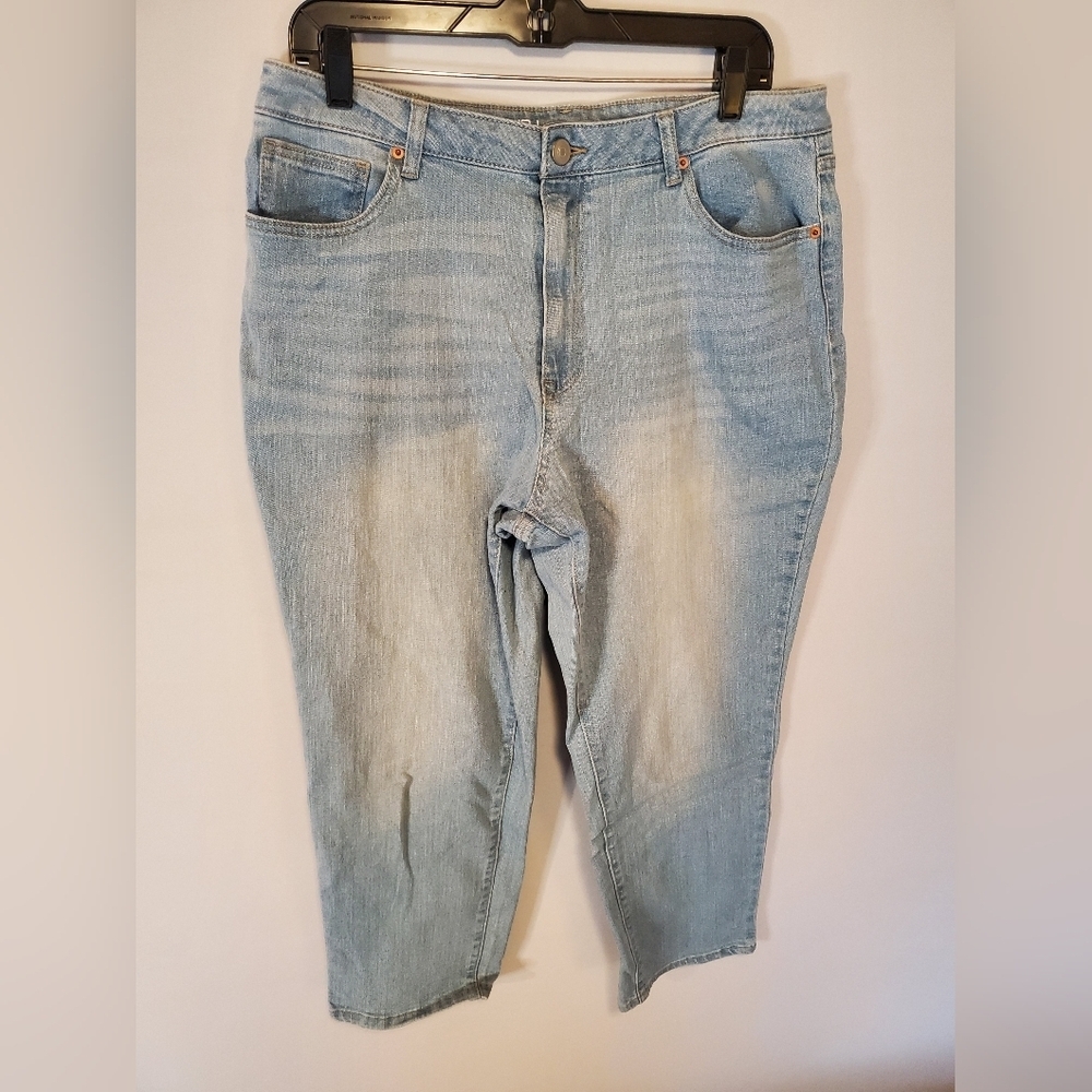 Light Blue Denim Cropped Jeans